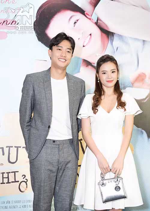 Còn với Quốc Trường, Midu vừa hội ngộ nam diễn viên khi cả hai cùng đến dự một buổi ra mắt phim. Ảnh: Yan