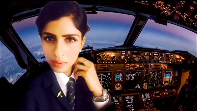 Cha cô từng phục vụ trong quân ngũ. Chính môi trường sống khắt khe đã phần nào tạo nên tính cách mạnh mẽ trong Anny Divya, giúp cô thực hiện hóa được ước mơ vốn chỉ là độc quyền của nam giới tại Ấn Độ. Ảnh: India Today.