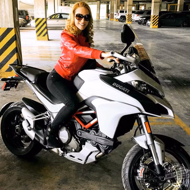 Không chỉ giỏi giang, mạnh mẽ, cô gái này còn sở hữu ngoại hình “chuẩn không cần chỉnh” với gương mặt sắc nét và thân hình bốc lửa. Ảnh: Mediadrumworld.