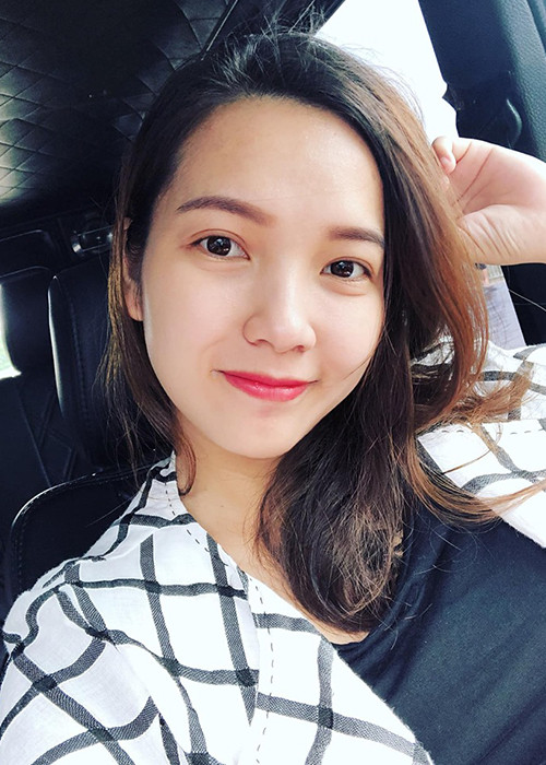 Thụy Vy có dấu hiệu tăng cân nhiều so với trước đây dù chỉ mới mang bầu mấy tháng.