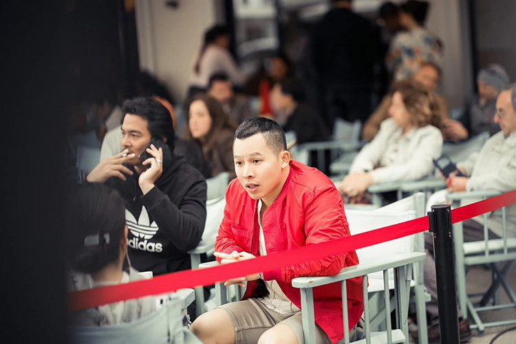 Gần đây, Vũ Khắc Tiệp bị một cặp vợ chồng tố quỵt tiền. Cụ thể, người bóc phốt cho hay phía Khắc Tiệp không trả lại số tiền cọc hơn 100 triệu đồng dự đêm tiệc tháng 5/2019 do Khắc Tiệp tổ chức.