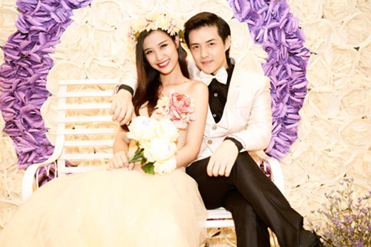 Cặp tiên đồng ngọc nữ của làng giải trí Việt đến nay đã yêu nhau được 10 năm.