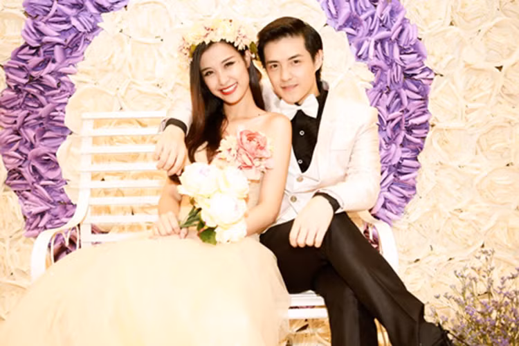 Cặp tiên đồng ngọc nữ của làng giải trí Việt đến nay đã yêu nhau được 10 năm.