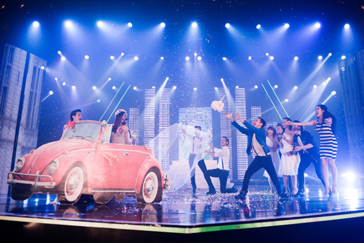 Nhiều fan đã mường tượng cảnh Đông Nhi - Ông Cao Thắng làm đám cưới ngoài đời trước tiết mục của cặp đôi vào 5 năm trước.