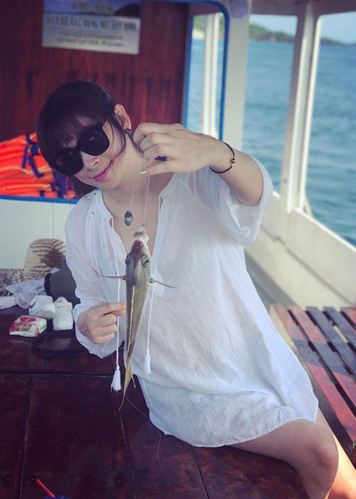 Bà xã của Quốc Khánh vẫn trẻ trung, xinh đẹp dù đã trải qua hai lần sinh nở.