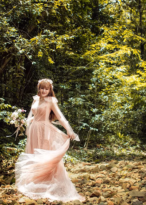 Giọng ca "Viên kẹo ngọt" không giấu được niềm hạnh phúc trước ngày lên xe hoa.