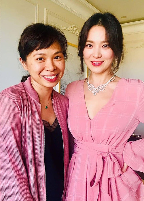 Số đông khán giả Hàn Quốc chỉ trích Song Hye Kyo cho rằng sau ly hôn, cô vẫn thể hiện sự vui vẻ và miệt mài dự sự kiện ở nước ngoài.