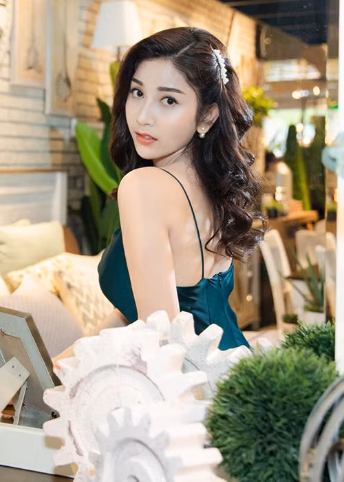 Angelploy sở hữu nhan sắc ngọt ngào, quyến rũ.