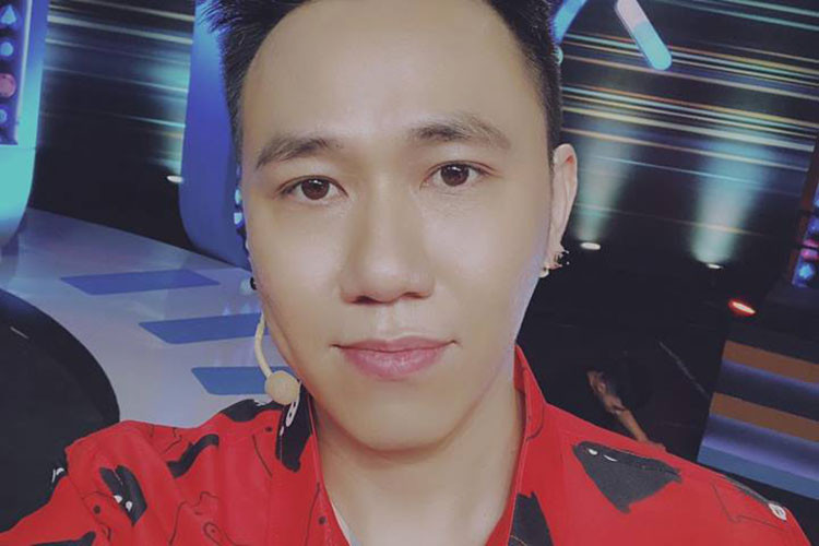 Trấn Thành và Anh Đức quen nhau từ hồi còn học lớp 7. Khi Trấn Thành đậu trường Sân khấu và Điện ảnh TP HCM, anh bắt bạn thân vào thi cùng trường với mình.