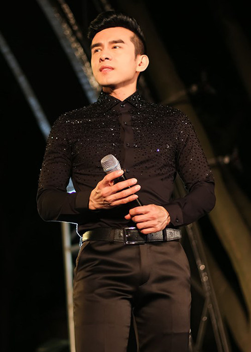 Phong độ của nam ca sĩ không bị giảm sút dù anh đã bước vào tuổi trung niên.