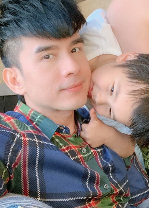 Giọng ca "Tình khúc vàng" hiện có tổ ấm vô cùng hạnh phúc bên vợ doanh nhân và con trai.