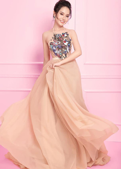 Phương Vy đã trải qua rất nhiều khó khăn để có thể mang hình hài người phụ nữ như hiện tại.