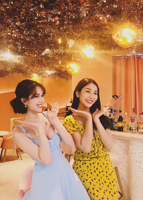 2 bóng hồng của Vũ Khắc Tiệp tỏ ra khá thân thiết trong thời gian gần đây.