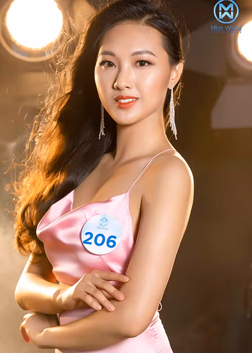 Miss World Việt Nam 2019 gây ấn tượng khi quy tụ dàn thí sinh trẻ trung, năng động.