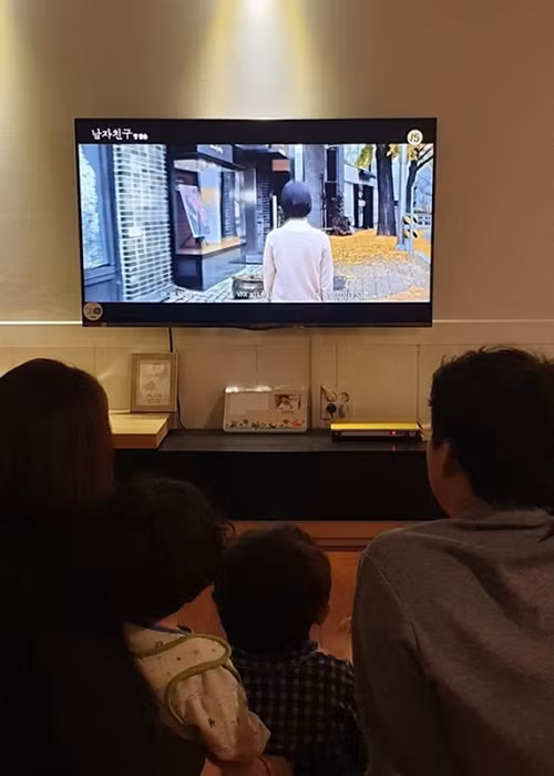 Anh trai Song Joong Ki cach mat Song Hye Kyo sau vu ly hon-Hinh-2