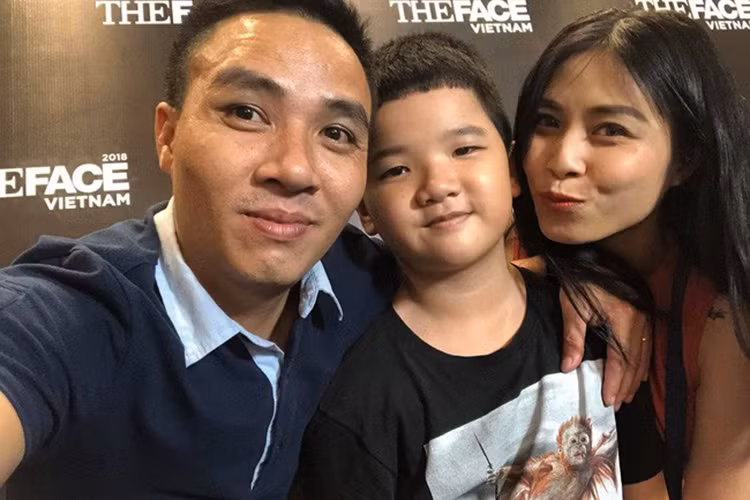 Con trai riêng của Mạnh Hùng cũng yêu quý Hoàng Linh.