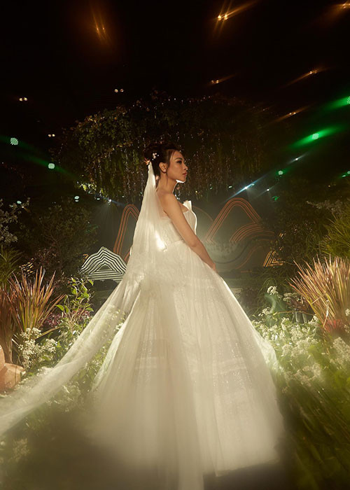 Đám cưới là cái kết đẹp cho chuyện tình của Đàm Thu Trang và Cường Đô la sau 2 năm hẹn hò.