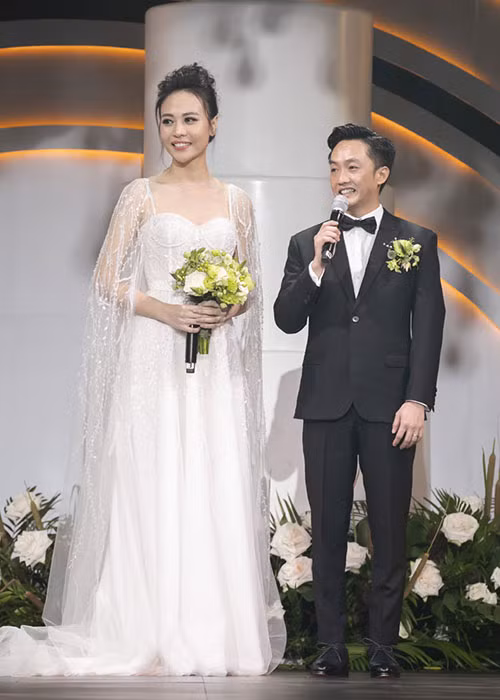 Trong ngày trọng đại, Cường Đô la nghẹn ngào gửi lời cảm ơn đến mẹ và vợ.