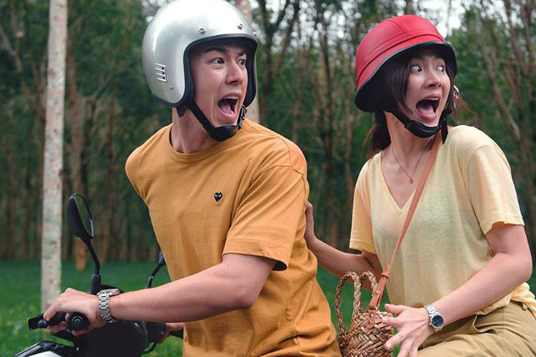 Năm 2019, mỹ nhân Thái Lan tiếp tục tỏa sáng nhờ vai diễn trong bộ phim điện ảnh gây sốt phòng vé “Yêu nhầm bạn thân”.