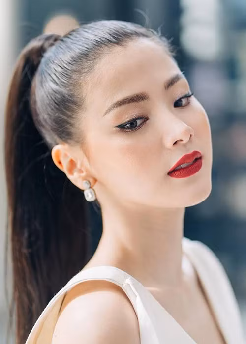 Ồn ào clip nhạy cảm khiến nữ diễn viên xinh đẹp phải đối mặt với làn sóng chỉ trích từ phía dư luận.