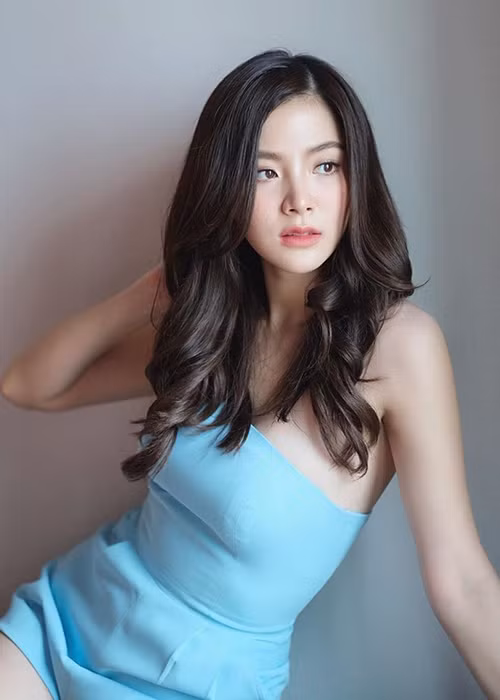 Năm 2013, nữ diễn viên phim “Chiếc lá cuốn bay” bị đồn sử dụng ma túy khiến hình ảnh trong sáng, ngoan hiền của cô bị sụp đổ.