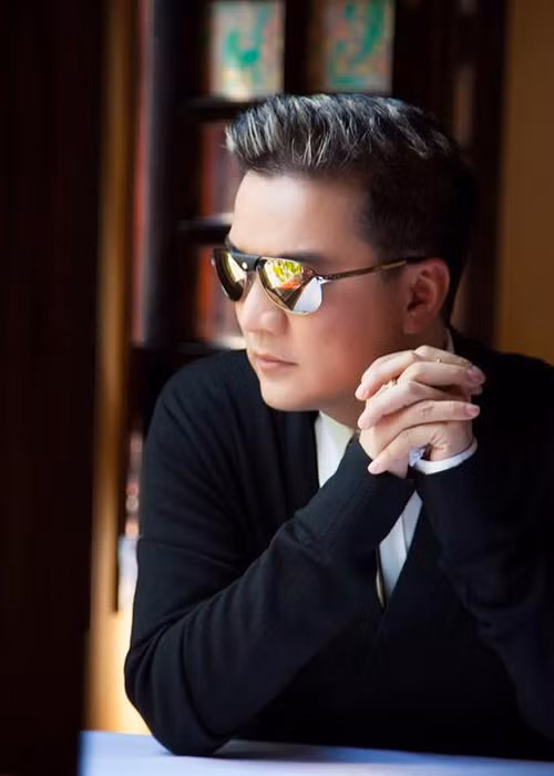 Không chỉ Nhật Kim Anh bị mất trộm, nhiều sao Việt cũng từng rơi vào hoàn cảnh tương tự. Đàm Vĩnh Hưng từng bị mất trộm tài sản trị giá 4,5 tỷ đồng.