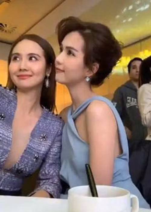 Chân dài gốc Trà Vinh vốn tự hào với số đo 3 vòng chuẩn nên hình ảnh vòng một phẳng lì này gây chú ý. Ảnh: Gia đình Việt Nam