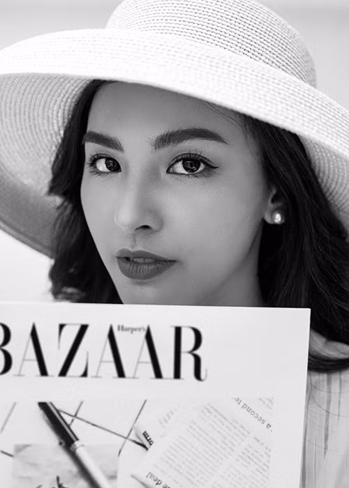 Tại Hoa khôi Áo dài 2014, Quỳnh Nga gây tranh cãi vì ngoại hình mũm mĩm cùng chiều cao hạn chế.