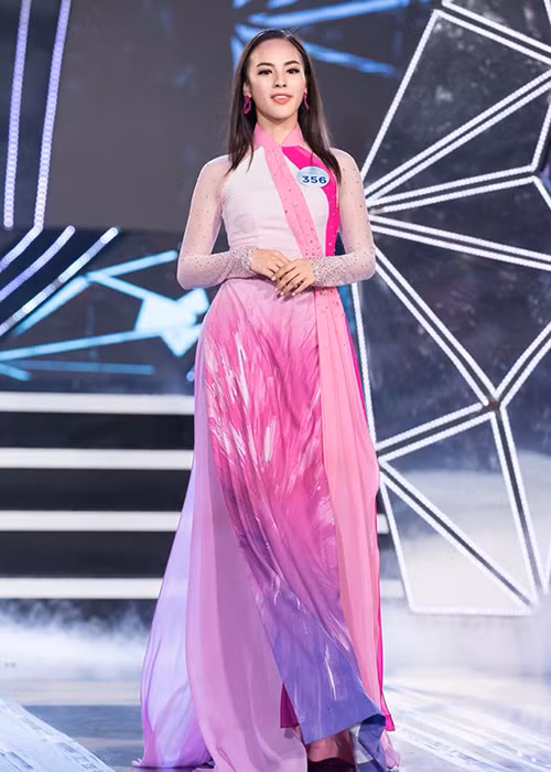 Quỳnh Nga cũng từng lọt top 10 cuộc thi Hoa khôi Áo dài 2014.