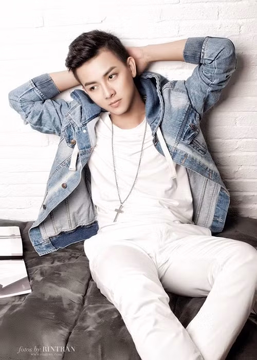 Hoài Lâm đốn tim fan nữ bởi vẻ ngoài bảnh bao thư sinh.