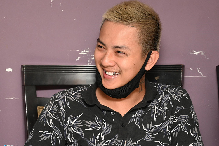 Sự thay đổi về ngoại hình của Hoài Lâm được quản lý giải thích là phù hợp với dòng nhạc nam ca sĩ đang muốn theo đuổi.