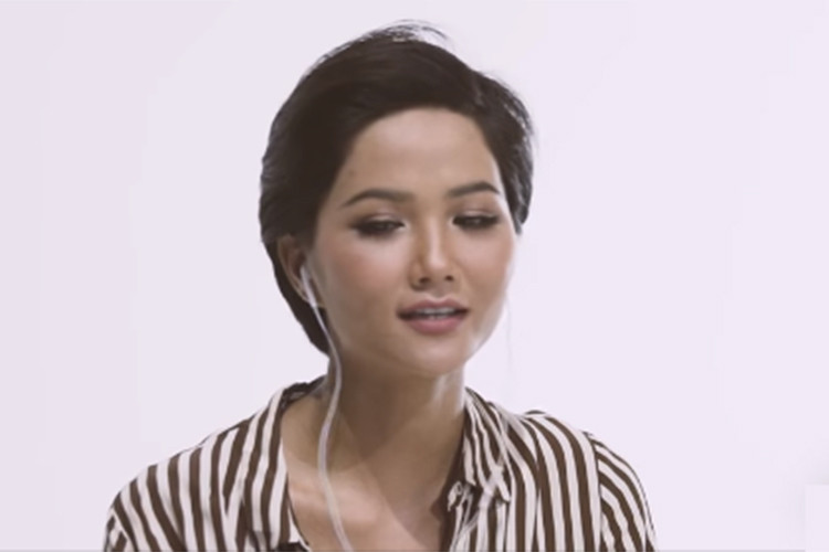 Nàng hoa hậu dân tộc Ê-Đê nhiều lần bày tỏ tình cảm dành cho nam ca sĩ gốc Thái Bình. Ảnh: Thế giới trẻ