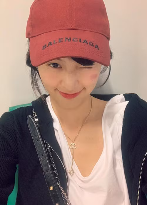 Thế nhưng, hậu chia tay Cường Đô la, cô lại xuống phong độ, bị chê ăn mặc xuề xòa, ngày càng gầy gò.