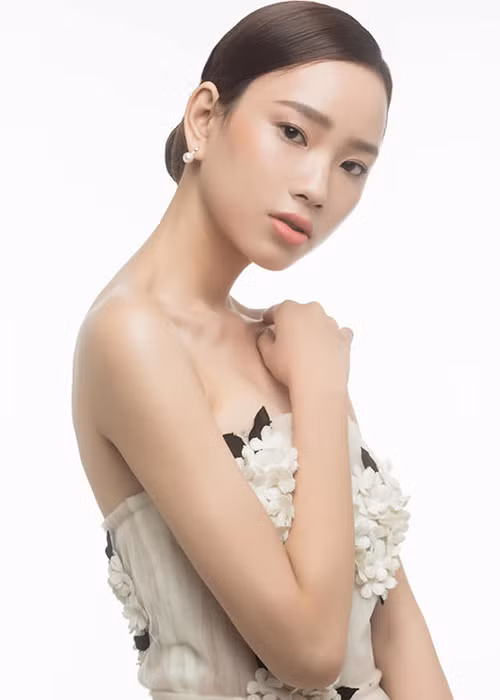 Ái Nhi hiện chăm chỉ cập nhật hình ảnh của mình tại cuộc thi Miss World Việt Nam 2019.