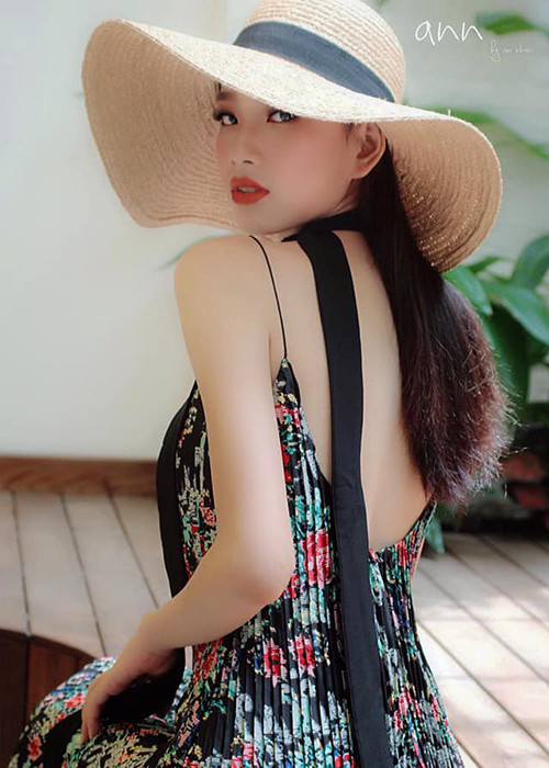 Ái Nhi đang làm người mẫu tự do nên cô có kinh nghiệm diễn xuất trước ống kính máy ảnh.