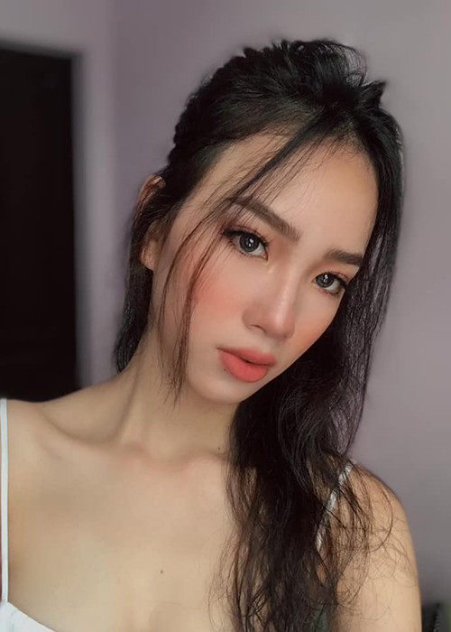 Một số khán giả so sánh nhan sắc của Ái Nhi với Hoa hậu Trần Tiểu Vy.