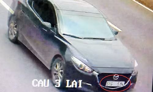 Nhom nguoi nuoc ngoai phong o to bo tron sau khi giat xap tien hon 10 trieu?