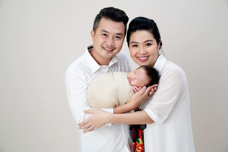 Bé Tuấn Khang là trái ngọt của Lê Khánh và Tuấn Khải sau 4 năm cặp đôi làm đám cưới.