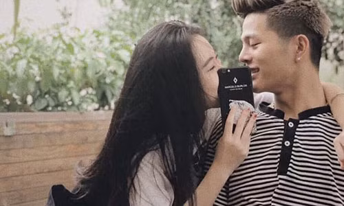 Yeu som, 18 tuoi cong khai ban gai: Quang Anh theo vet xe do Hoai Lam?