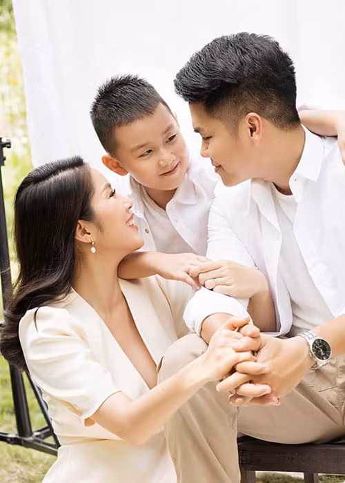 Lê Phương kể bé Cà Pháo rất mong chờ em gái chào đời. Nữ diễn viên được gia đình chồng quan tâm khi mang bầu.