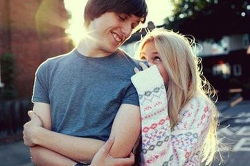 Tuổi Tý: Trong tháng 5 bạn có thể tình cờ gặp được duyên trời sắp đặt trong đám cưới một người bạn, trong một buổi tụ tập giao lưu hay là một buổi liên hoan do cơ quan công ty tổ chức.