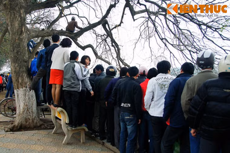 Các chị em phụ nữ cũng "máu" không thua cánh đàn ông.