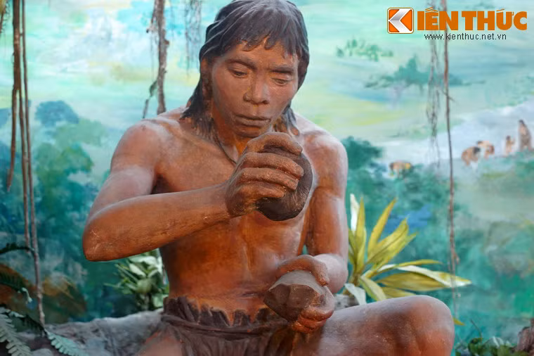 Đặc trưng của các nền văn hoá này là công cụ được chế tạo từ đá cuội với kỹ thuật ghè đẽo một mặt.