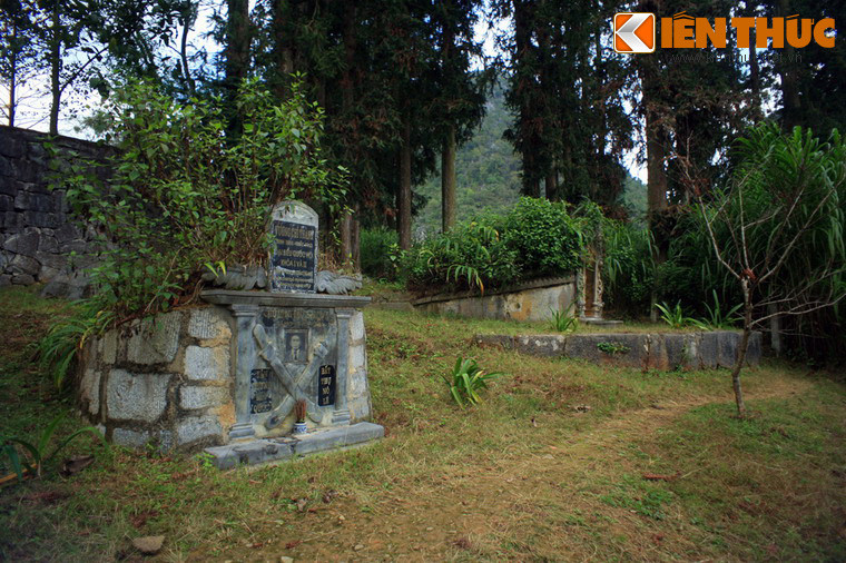 Sau khi Cách mạng Tháng tám thành công, Vua Mèo Vương Chí Sình đã một lòng theo sự nghiệp cách mạng. Tại khóa Quốc hội đầu tiên của nước ta năm 1946, ông vinh dự được bầu là đại biểu Quốc hội. Là một người có tiếng nói lớn, ông đã tuyên truyền vận động người dân Hà Giang một lòng theo chính quyền mới, xóa bỏ những hủ tục lạc hậu, sống định canh định cư.