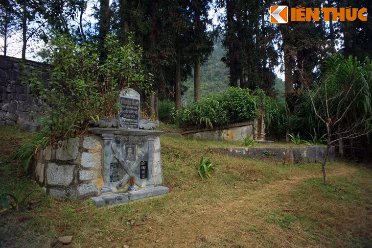 Sau khi Cách mạng Tháng tám thành công, Vua Mèo Vương Chí Sình đã một lòng theo sự nghiệp cách mạng. Tại khóa Quốc hội đầu tiên của nước ta năm 1946, ông vinh dự được bầu là đại biểu Quốc hội. Là một người có tiếng nói lớn, ông đã tuyên truyền vận động người dân Hà Giang một lòng theo chính quyền mới, xóa bỏ những hủ tục lạc hậu, sống định canh định cư.