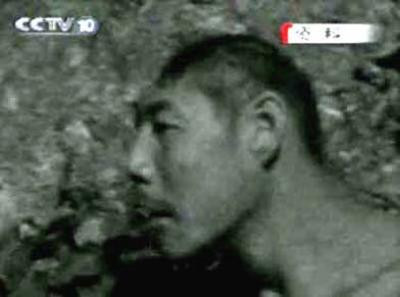 Người khỉ này có năng lực trí tuệ kém hơn nhiều so với người bình thường và cách hành xử có phần hoang dã.