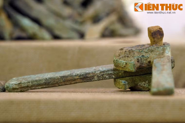 Những hiện vật này chứng tỏ cha ông ta cách đây hơn 2.000 năm đã có trình độ kỹ thuật đáng khâm phục.