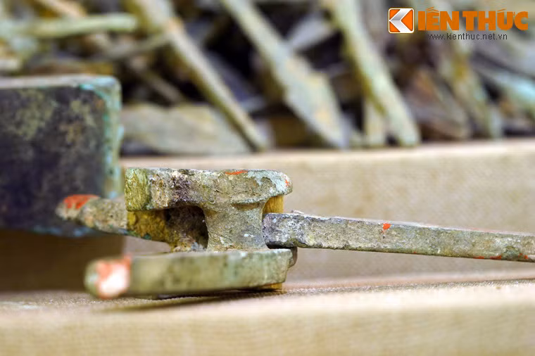 Mặc dù những gì còn sót lại không đủ để khôi phục lại hình hài toàn vẹn của nỏ Đông Sơn, nhưng sức mạnh của loại vũ khí này đã được huyền thoại hóa và lưu truyền cho đến nay.