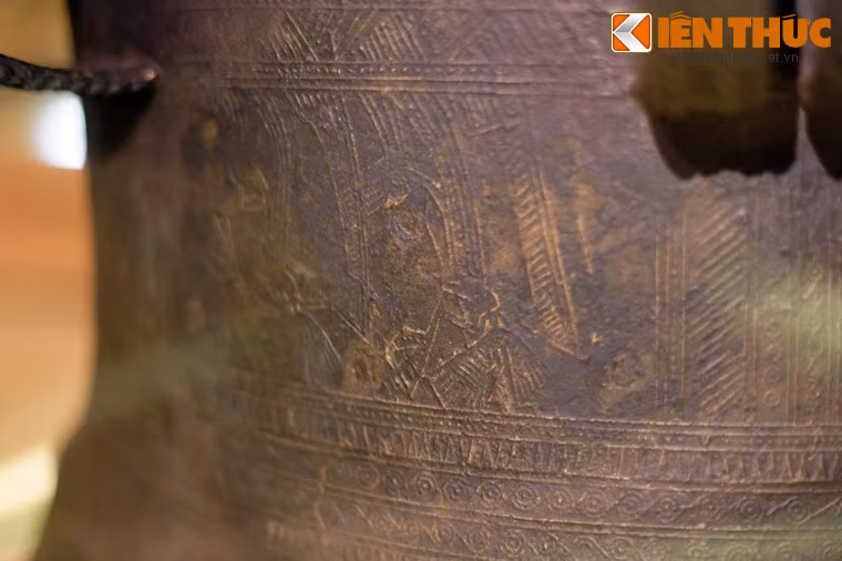 Năm 1902 nhân cuộc đấu xảo ở Hà Nội, trống được đem ra trưng bày. Viện Viễn Đông Bác cổ bèn xuất 550 đồng bạc Đông Dương mua lại là lưu trữ ở Hà Nội.