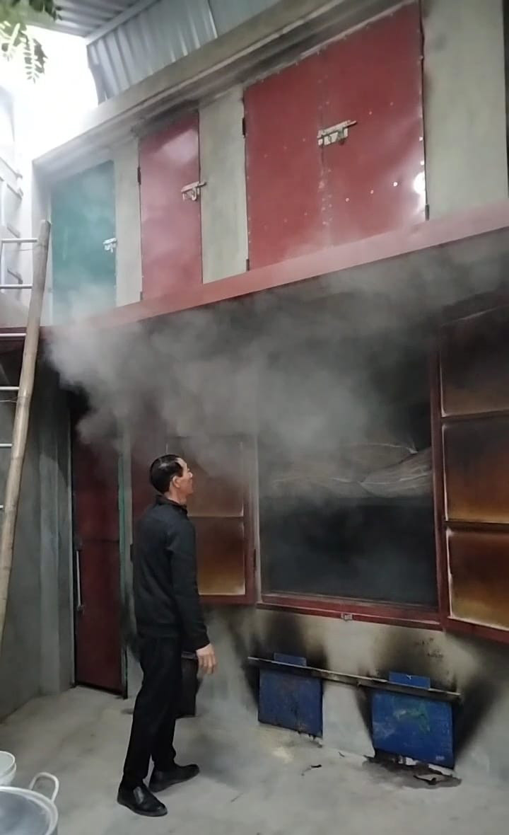 Anh nông dân sáng chế bộ máy làm đũa công suất 200 đôi/giờ - Hình 3 Anh nong dan sang che bo may lam dua cong suat 200 doi/gio-Hinh-3